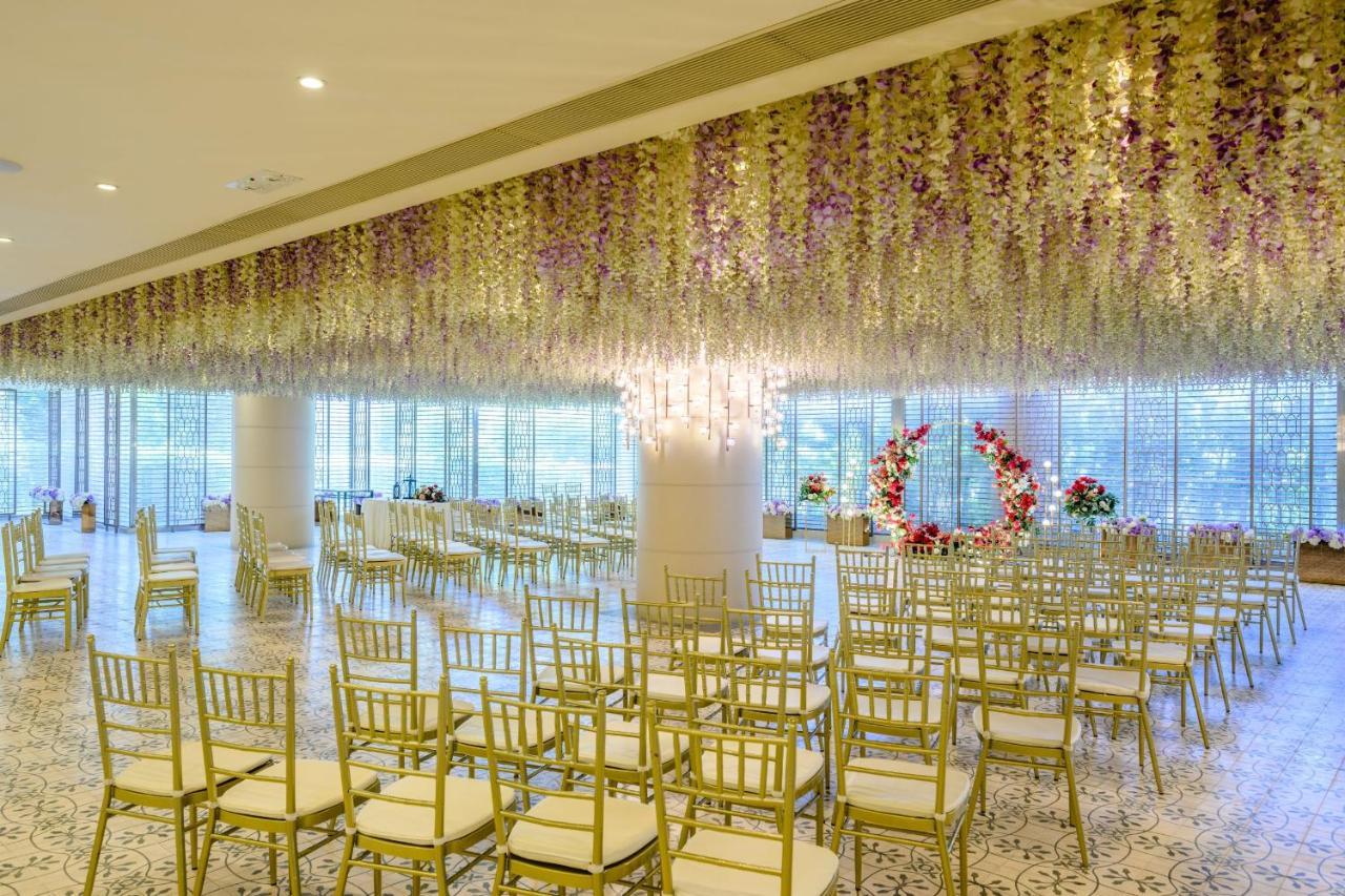 Hong Kong Gold Coast Hotel Exterior foto The Grand Ballroom