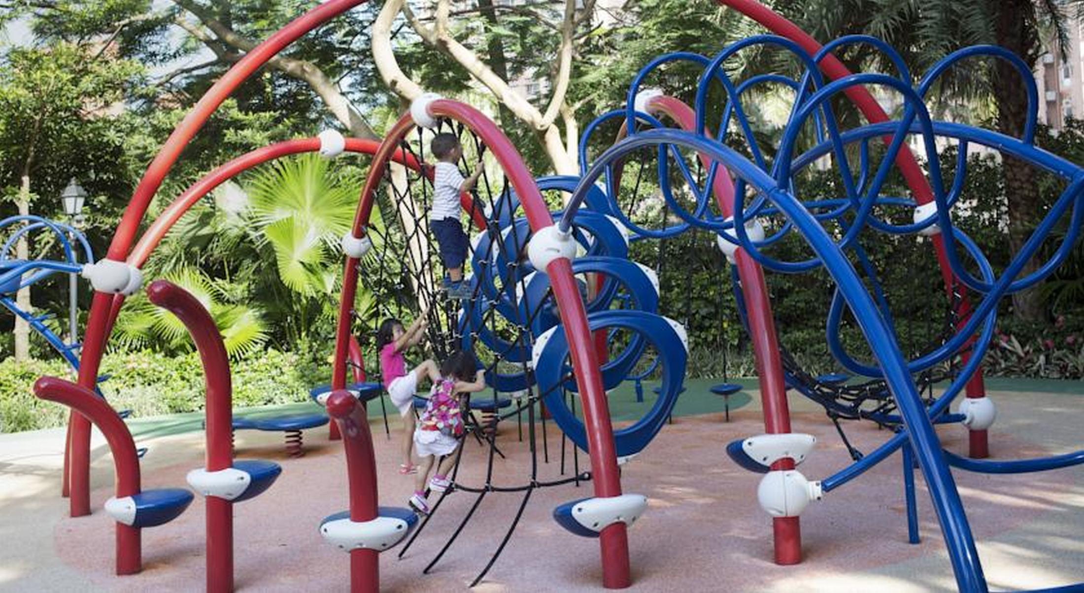 Hong Kong Gold Coast Hotel Exterior foto Playground at the zoo