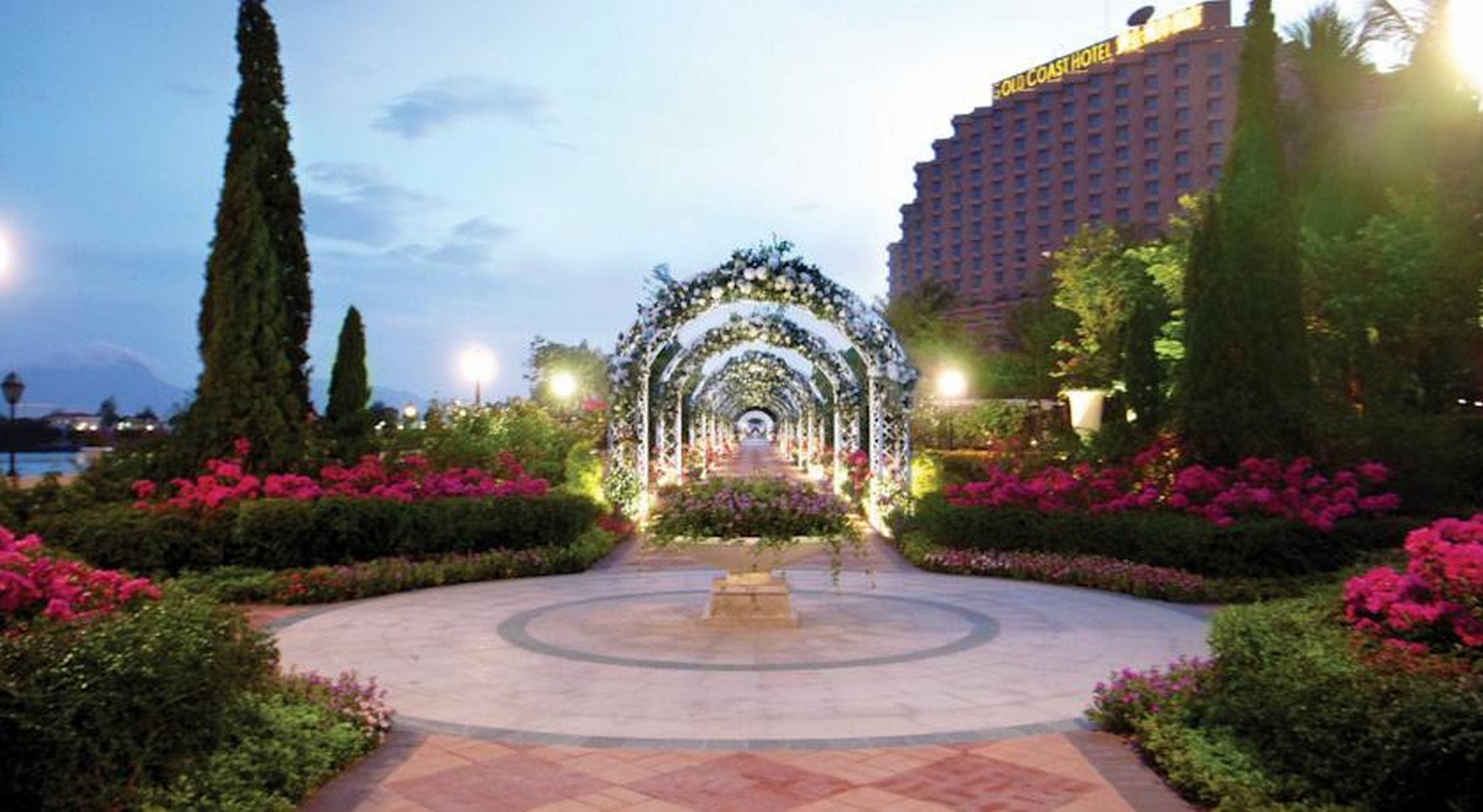 Hong Kong Gold Coast Hotel Exterior foto Rose Garden