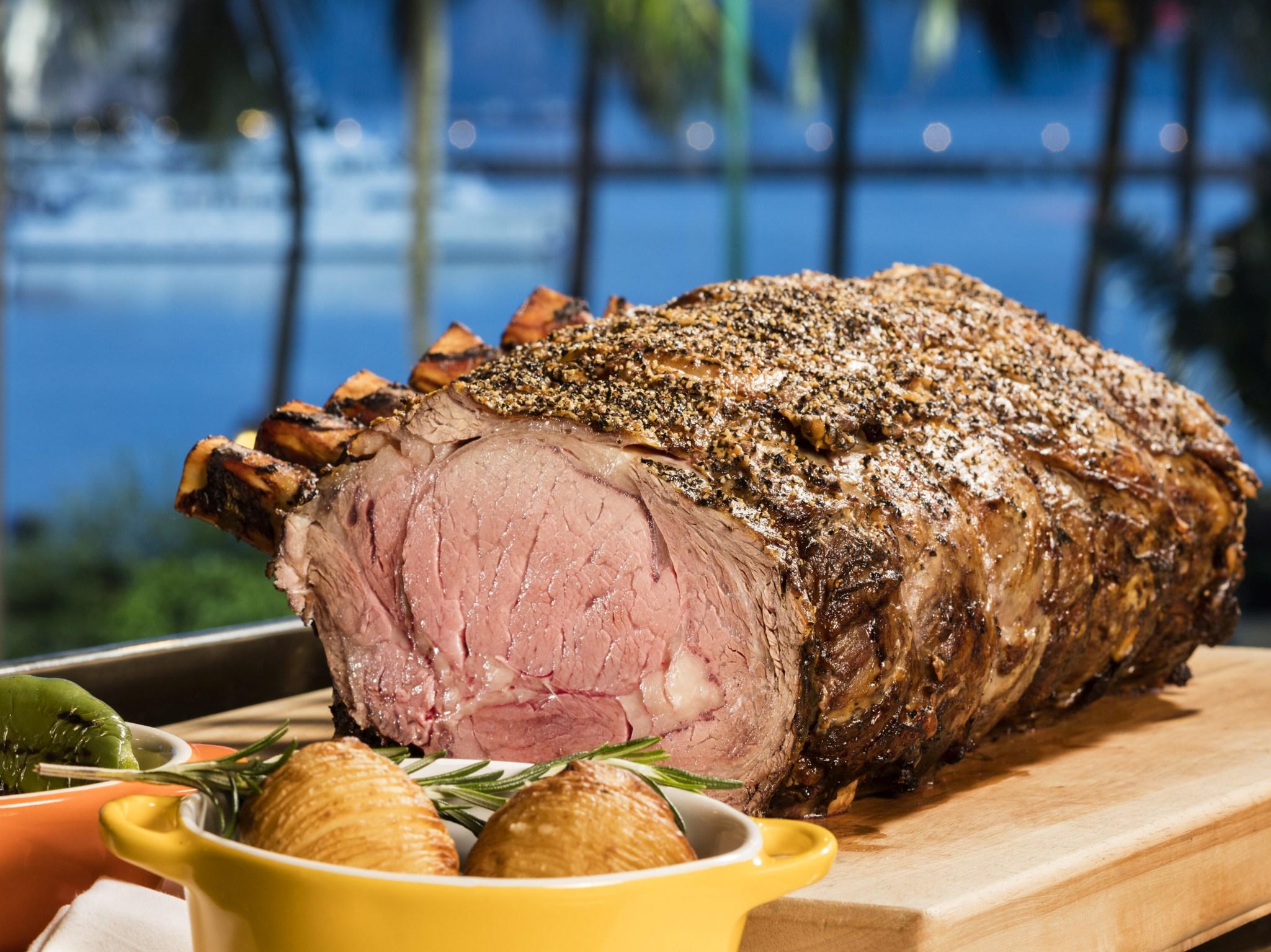 Hong Kong Gold Coast Hotel Exterior foto A roast rib of beef