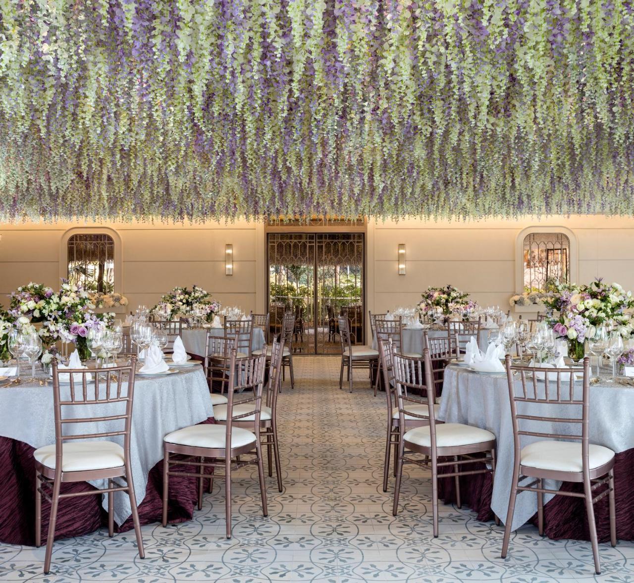 Hong Kong Gold Coast Hotel Exterior foto The Wisteria Room